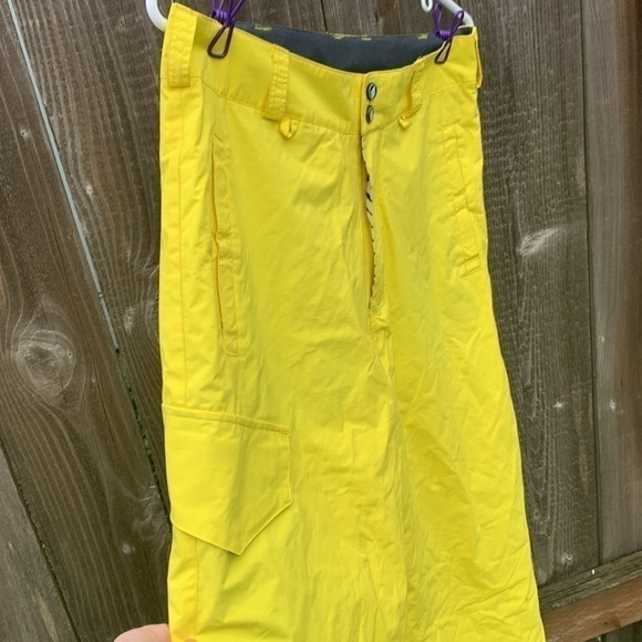 Volcom Youth Snowboard Pants - Picture 4 of 17